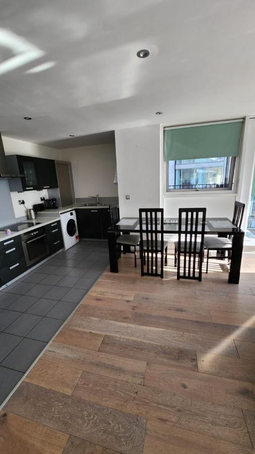 Luxury 2 Bed Apartment Excel ロンドン エクステリア 写真