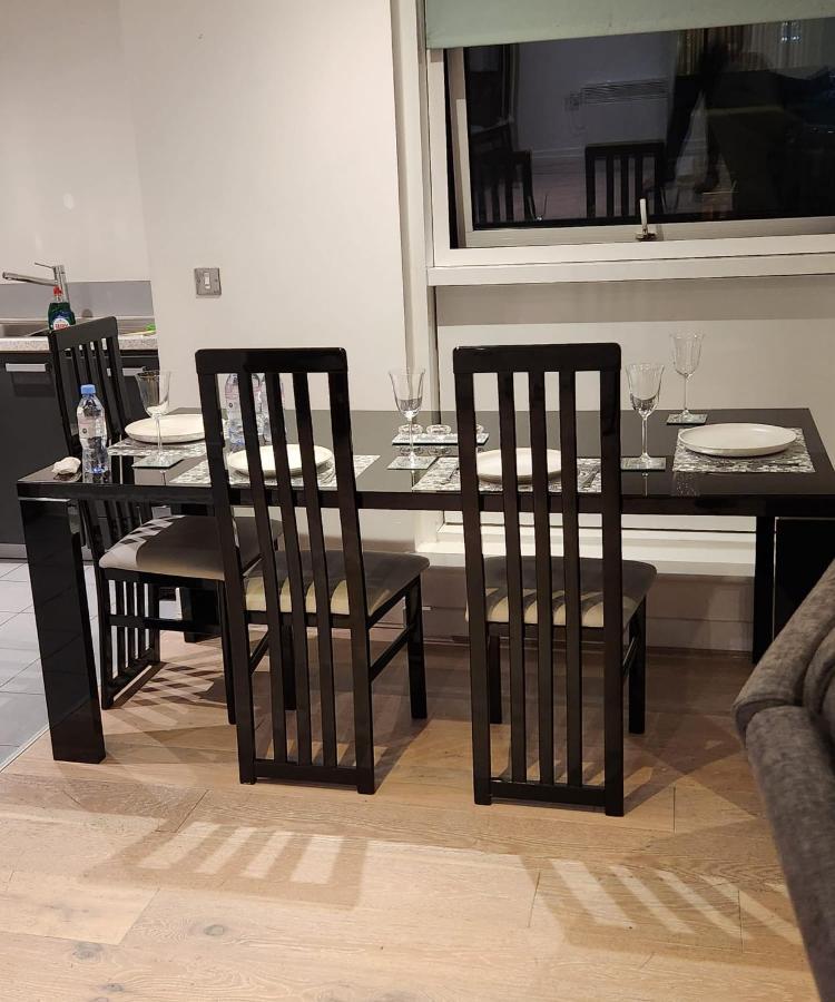 Luxury 2 Bed Apartment Excel ロンドン エクステリア 写真